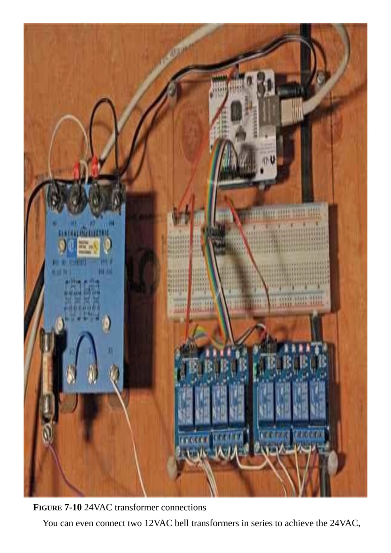 FIGURE 7-10 24VAC transformer connections
You can even connect two 12VAC bell transformers in seri…